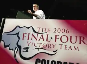 布什在科罗拉多州的格里利参加竞选活动,招贴画上的象是共和党的标志