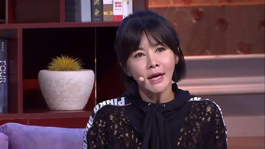 欢乐饭米粒:小米粒买桃刚子打赌老米不吃,下幕小米粒看直眼!