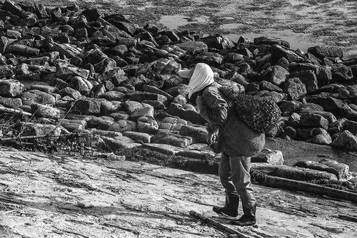 《艰辛》如东东陵外滩,画面体现了渔民们的艰辛生活,但是幸福是奋斗