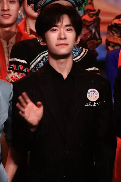 易烊千玺 米兰时装周##易烊千玺献唱不辞星海##易烊