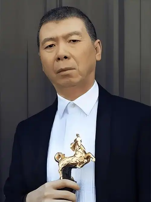 与王朔相互成全,"不可一世"的冯小刚,最终却沦落到这般地步