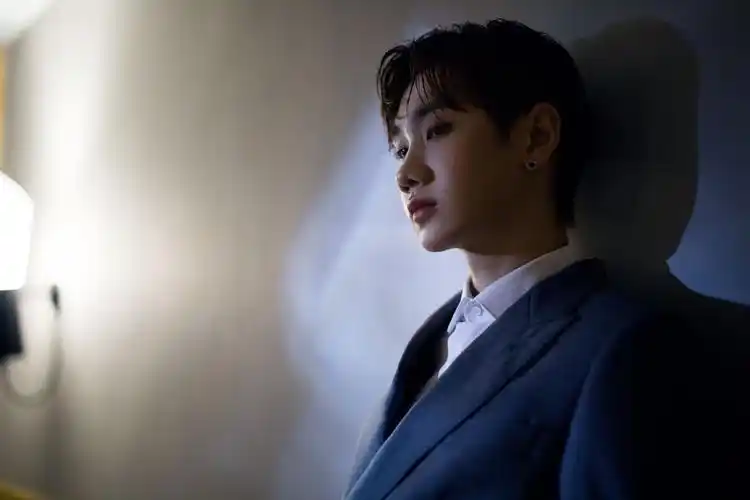 > 汪苏泷儒雅帅气西装写真图片(6/9)