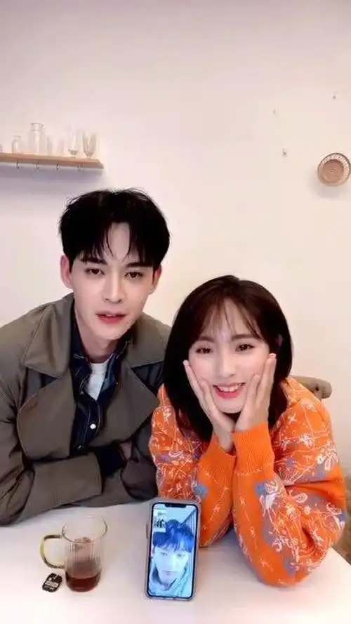 小确幸唐晓天看刑菲满眼的爱对着她的耳朵吹气也是蓄谋已久吗