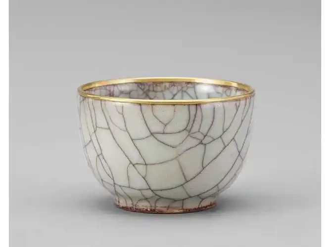 《风华绝代》—中国瓷杂专场 >南宋龙泉官窑小杯  lot 5083