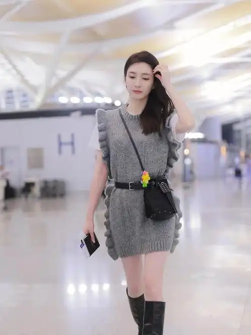 江疏影身材好太任性穿一身牛仔套装扮酷大长腿真是惹人羡