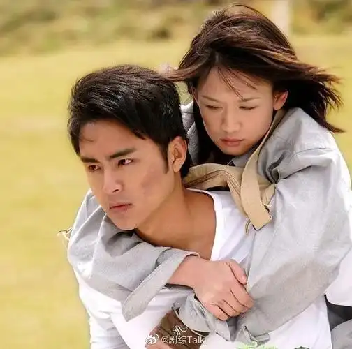 陈乔恩被装扮成青蛙王子的粉丝求婚,这一幕真的梦回电视剧《王子变