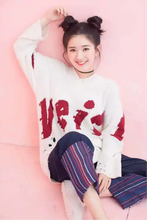 中国当红女明星赵露思露珠快来哦点赞即可