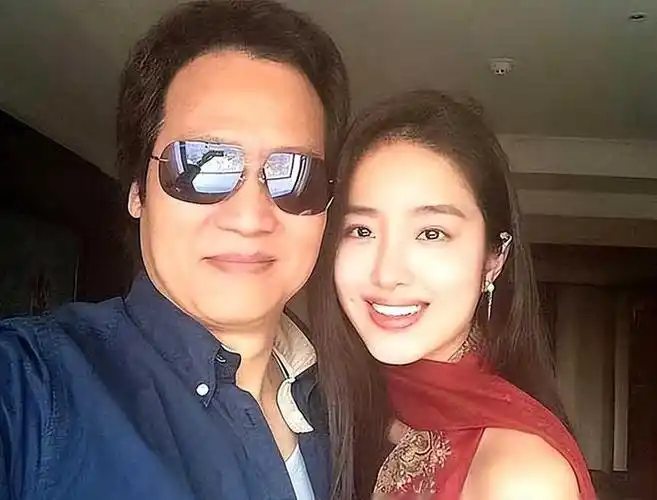 61岁的陈金飞,玩腻了就换?刘亦菲杨采钰成过去式,结局