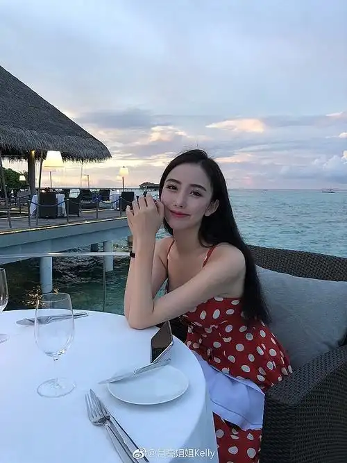 快手网红张馨月别名月亮姐姐是dhv品牌创始人