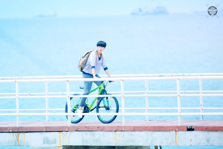 王俊凯#喜欢每个早晨和傍晚都很美丽的天空 这个如此温柔的世界 还有