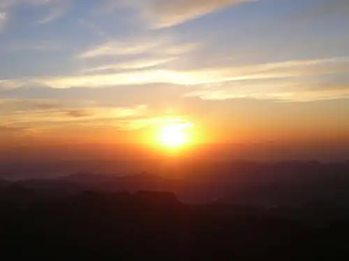 武当山金顶观日出