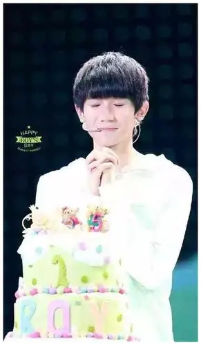 凯源还好,易烊千玺比较独特