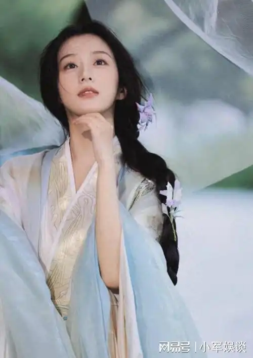 包上恩古风惊艳亮相,网友热议:这才是真正的林中仙子!