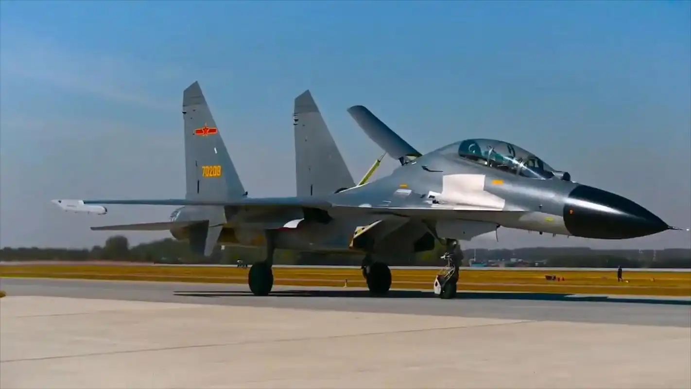 歼-11战斗机,飞行表演画面!