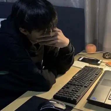 高清帅气简约高端的小众头像男生图片