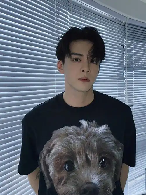 曾舜晞说拍了拍自己##曾舜晞狗狗短袖