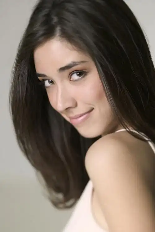 乌黑秀发的外国性感美女高清图片