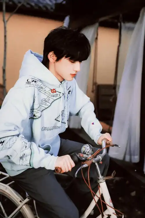 宋亚轩胶片质感写真