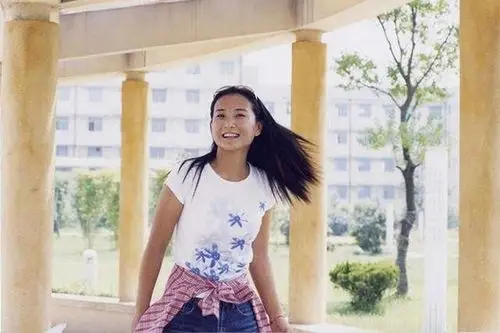 18岁北影落选19岁圆梦中戏28岁登上春晚贾玲究竟是如何做到