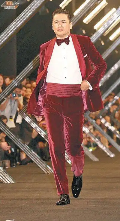 周润发身高对比 任达华/何润东跟周润发身高