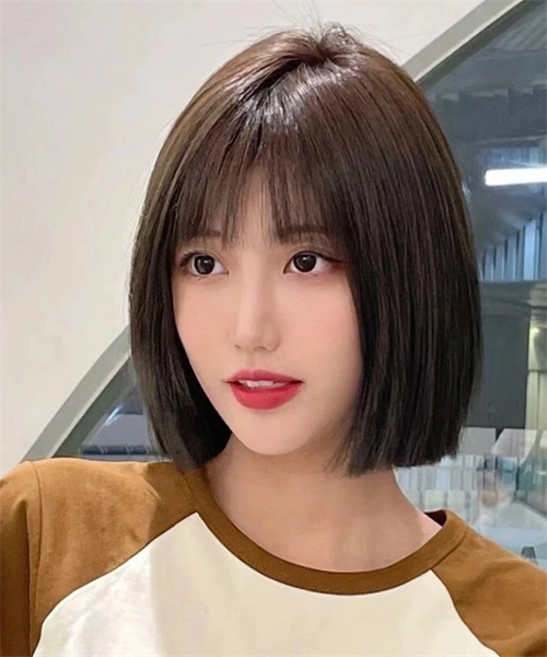 一刀切短发波波头 百搭又美丽动人_波波发型 - 美发站