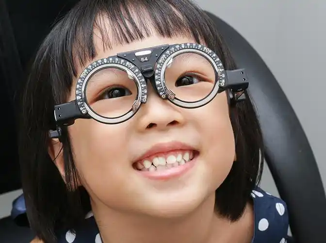 原创角膜塑形镜矫正近视,9岁前儿童不适合