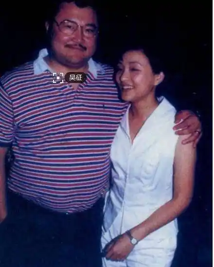 原创51岁杨澜生活照曝光丈夫吴征发福厉害23岁儿子名校毕业好帅气
