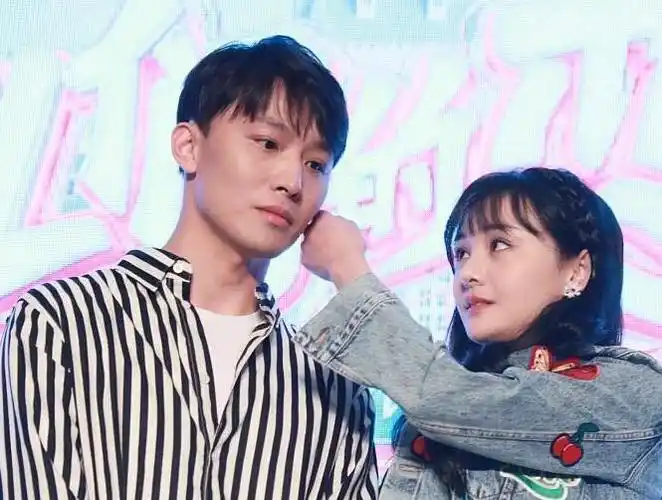 头号大粉透露郑爽近况:状态挺好变得很坚强,和孩子在一起很开心