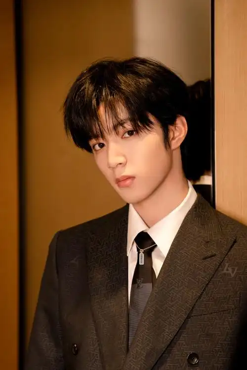 刘耀文以为自己是公司最小的##刘耀文提名百花奖最佳