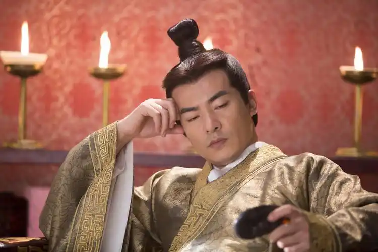 于波 饰 司马弘