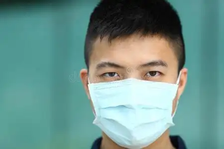 口罩男人男人戴口罩照片