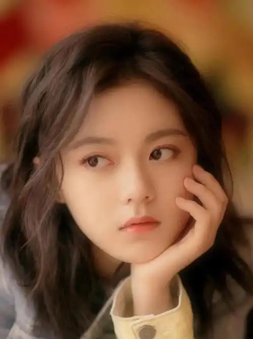 赵今麦插队风波升级参加活动大变脸被疑似整容