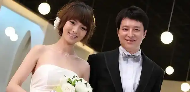 小,曾当7年豪门阔太,人脉广串起大半娱乐圈|何炅|杨幂|景甜_网易订阅