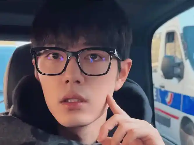 肖战素颜vs王一博素颜 你更喜欢谁的颜