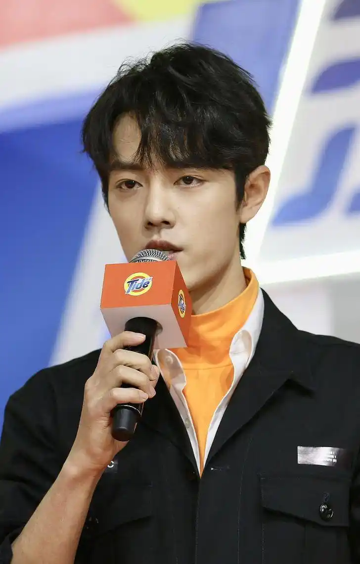 肖战个人资料简介 肖战,1991年10月5日出生于重庆市,中国内地男演员