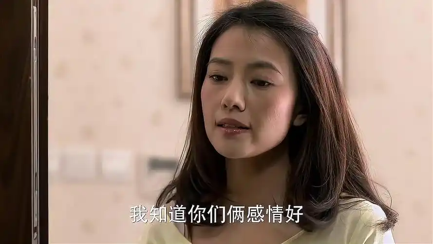 咱们结婚吧:果然找到桃子,还带着玫瑰花道歉,这态度可以!