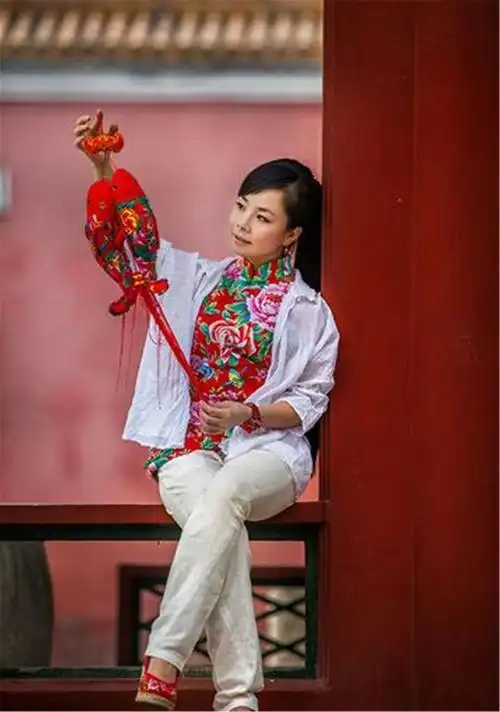 王二妮成名后是如何对待家人的专家答案令人起了一身鸡皮疙瘩