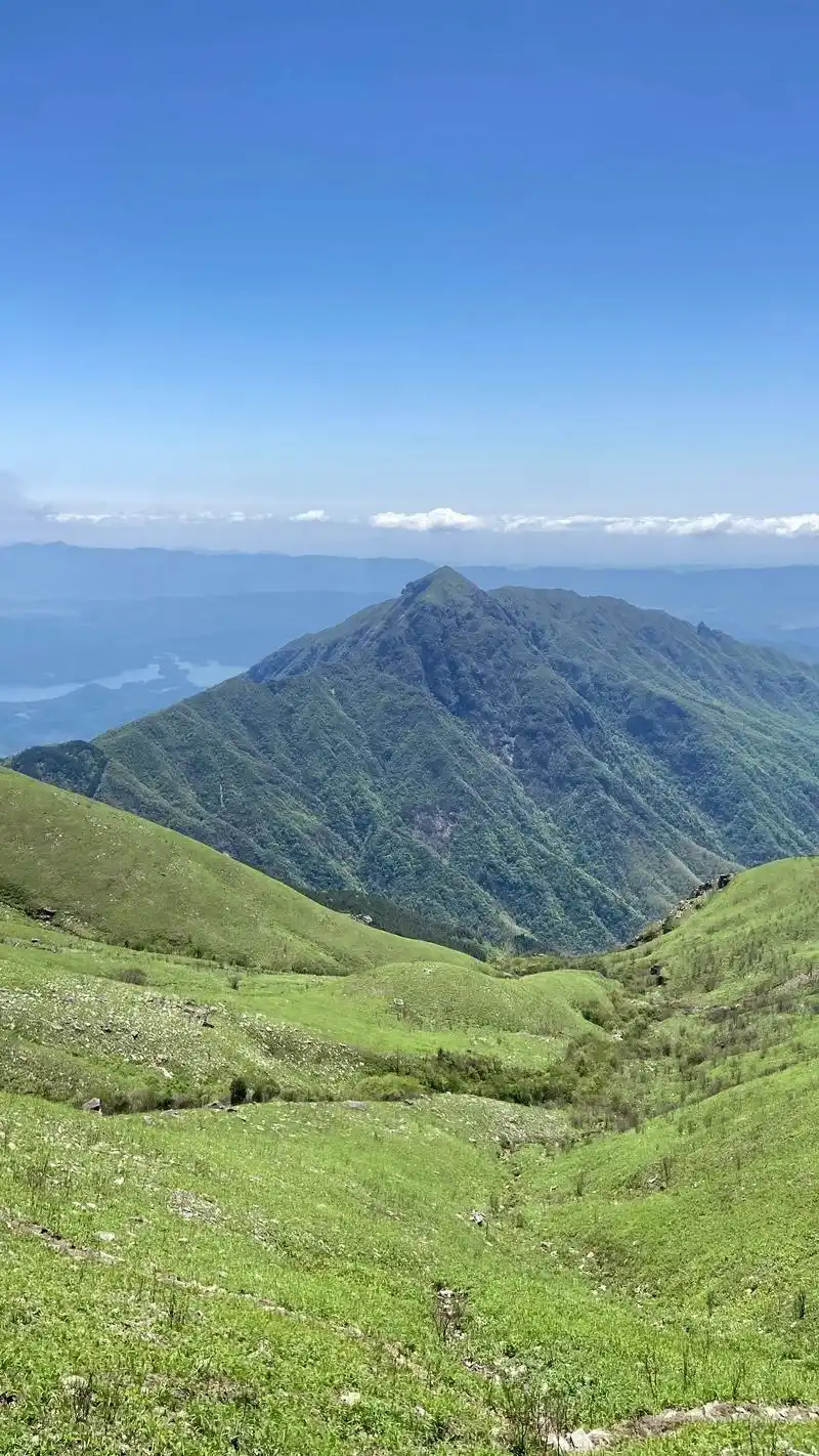 家人们 武功山草甸绿啦6015这是今天手机无滤镜实拍6015 - 到