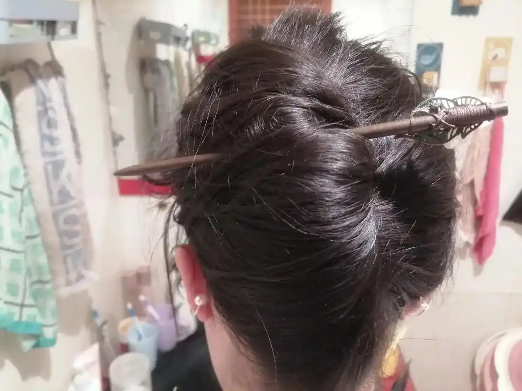 短发盘发.#短发簪子盘发 #旗袍 #发簪盘发 #如何用发簪盘 - 抖音