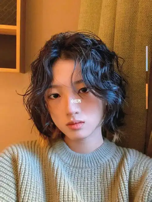 日系卷发!太9315了!#今日发型  #烫发  #短发