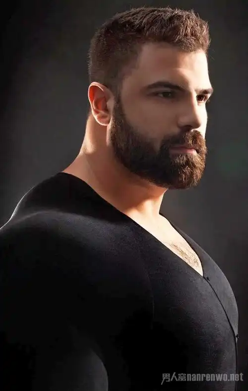 理容 发型 正文 周润发油头      圆脸发型5:欧美胡子头     最后一个