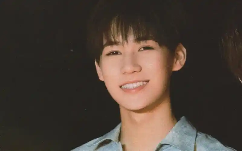 活动作品张真源爱笑的眼睛