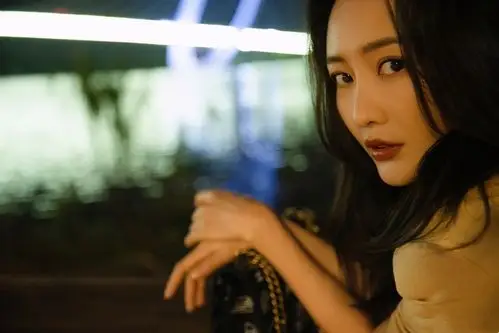 王鸥天台看风景上演唯美侧颜杀极具温柔感浪漫到飞起