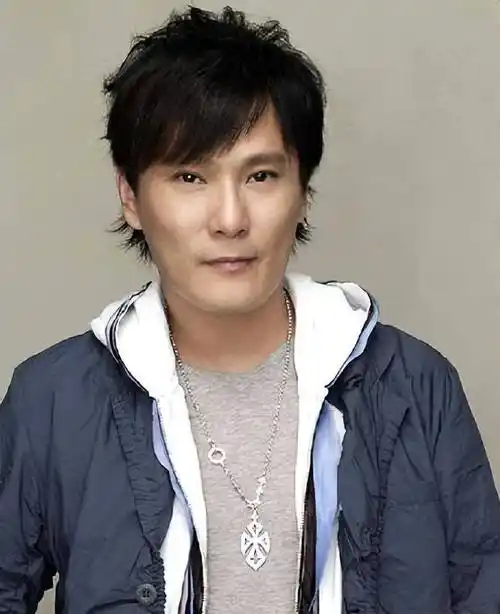 "张信哲,面试时被李宗盛嫌弃,失恋33年后仍然单身_音乐_乐坛_小时候