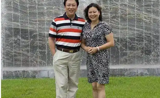 唐国强女儿唐莉:母亲早逝,父亲再婚,我的亲情有泪眼