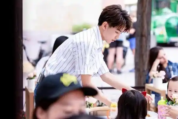 总的来说,王俊凯的发展在三人中虽然不算最猛的,但好在比较全面综合