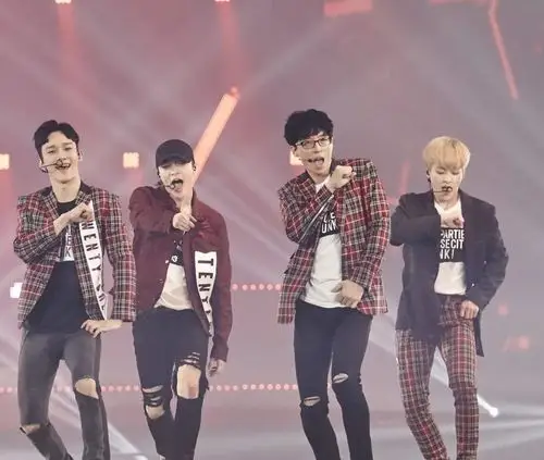 你跳舞有我好,还是嘴巴长得比我独特?看到没,我是exo的c位!