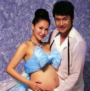 钦仰!吉雪萍脑瘫女儿"心平气和"-第2张图片-天福博客