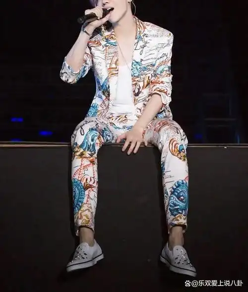 鹿晗被大导封sha无戏可拍究竟做错了什么