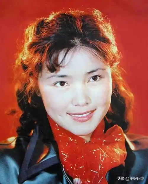 来自:>品谋图书馆馆藏>《八十年代的男女演员>1258_1562竖版 竖屏